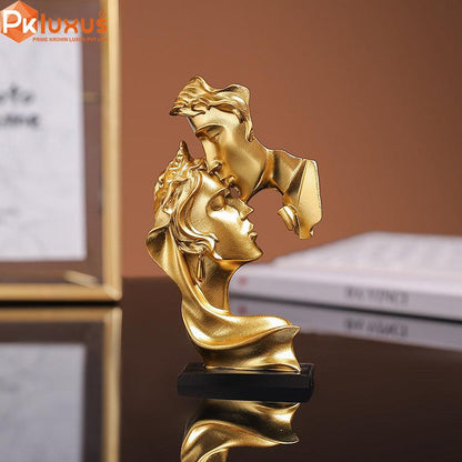 Romantic Couple Kissing Figurine By PK LUXUS™ PK LUXUS™ - PK LUXUS